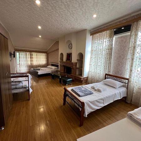 Twins Guest House 바투미 외부 사진