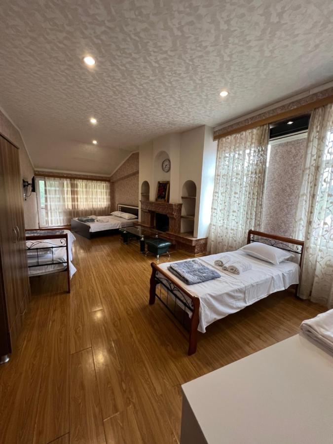 Twins Guest House 바투미 외부 사진