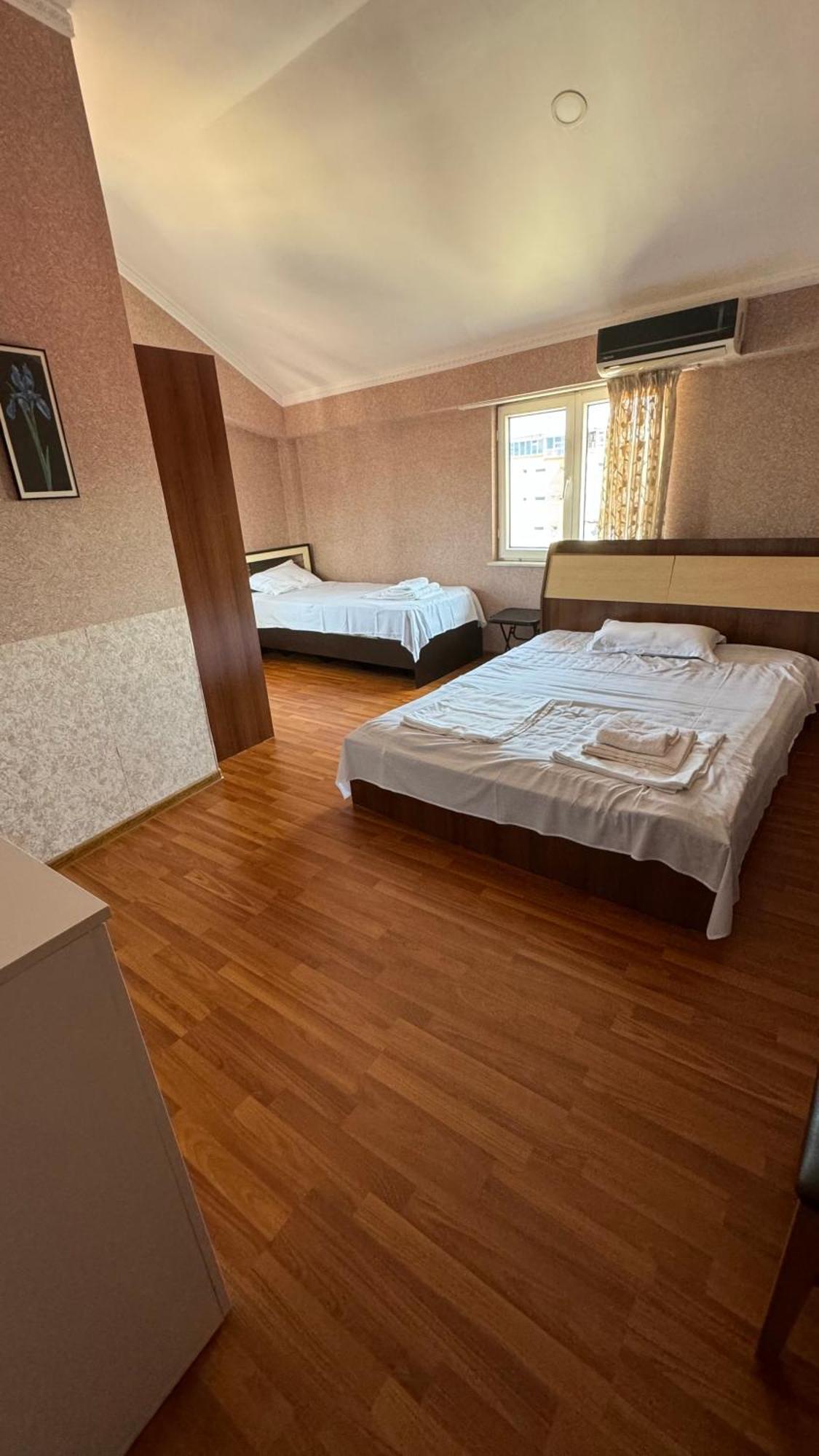 Twins Guest House 바투미 외부 사진